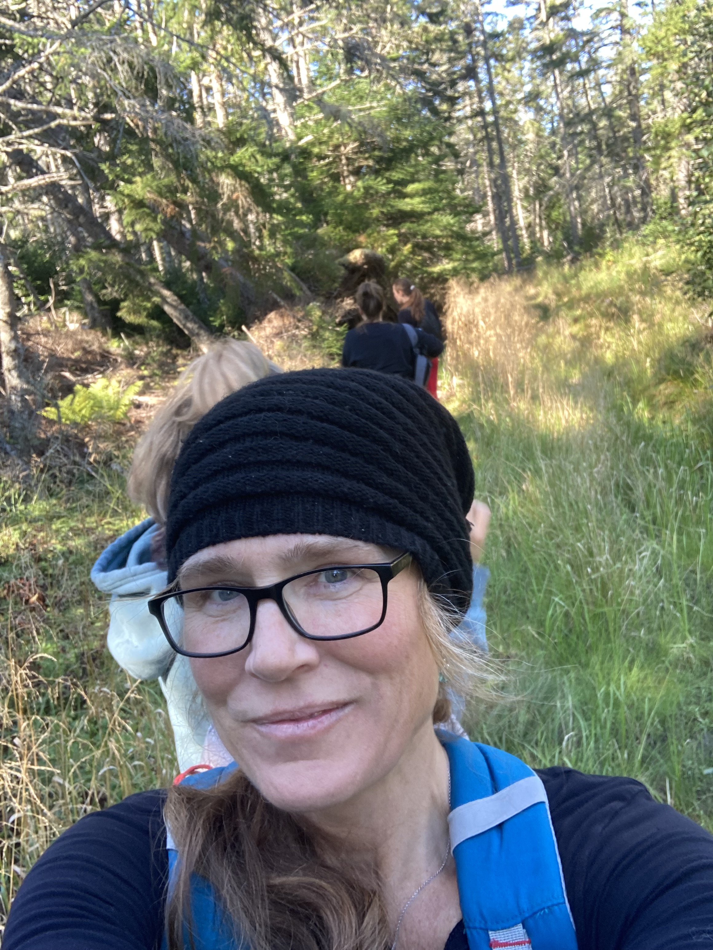 girls hiking, mother, daughters, sisters and cousins